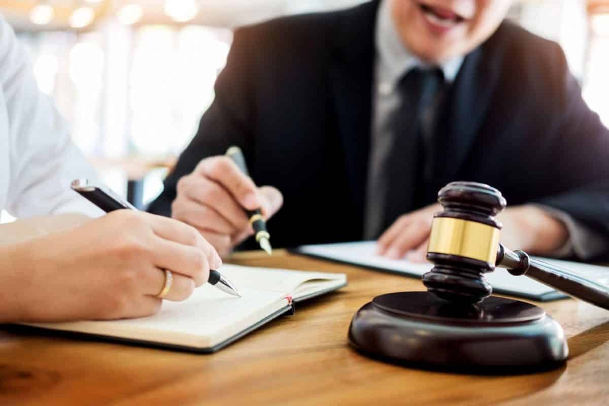 Luật sư tư vấn đầu tư vàng