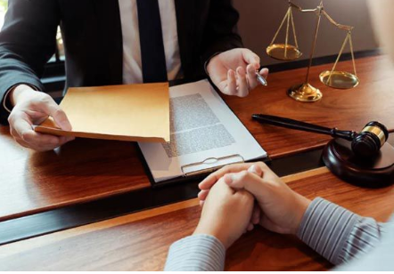 Luật sư hỗ trợ pháp lý doanh nghiệp