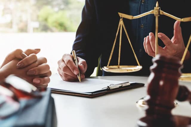 luật sư tư vấn pháp lý bảo vệ quyền lợi tổ chức xã hội