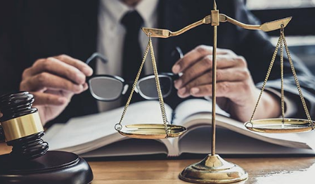 luật sư tư vấn pháp lý bảo vệ quyền lợi nhà thầu