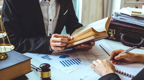 Luật sư tư vấn thủ tục hình sự