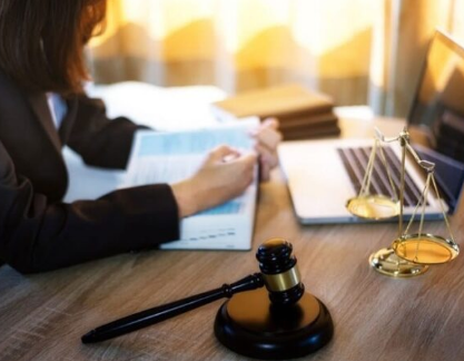 Luật sư tranh tụng hình sự