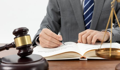 Luật sư chuyển nhượng đất