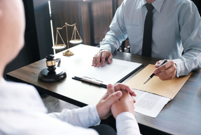 Luật sư giải quyết tranh chấp công quyền