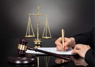 Thuê luật sư uy tín