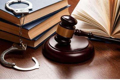 Kiện tụng dân sự thuê luật sư