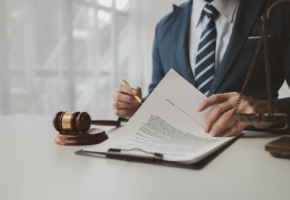 Hỗ trợ pháp lý thừa kế giữa con nuôi