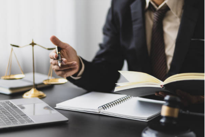 Luật sư giải quyết tranh chấp thương mại nhanh chóng giá rẻ