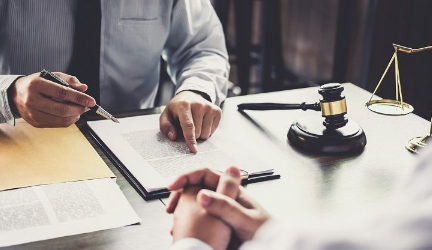 Luật sư giải quyết tranh chấp thương mại hiệu quả