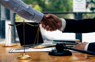 Dịch vụ luật sư tranh chấp thương mại