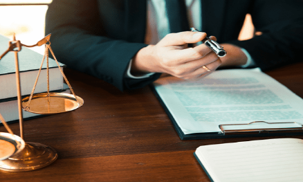 Luật sư giấy phép