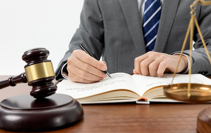 Giải quyết vấn đề giấy phép tại tòa