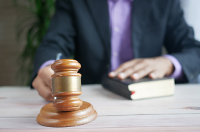 Luật sư giải quyết vi phạm giấy phép