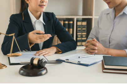 Luật sư kiện xâm phạm thương hiệu