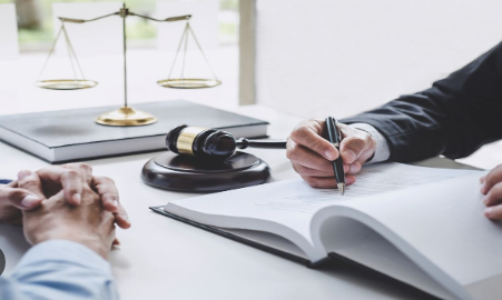 Luật sư lao động