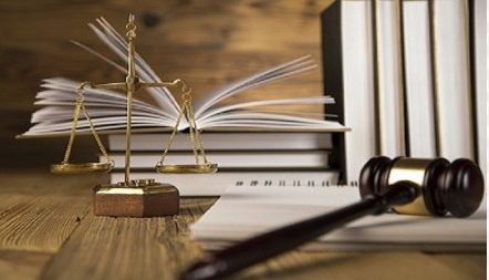 Bào chữa tội đánh bạc thuê luật sư